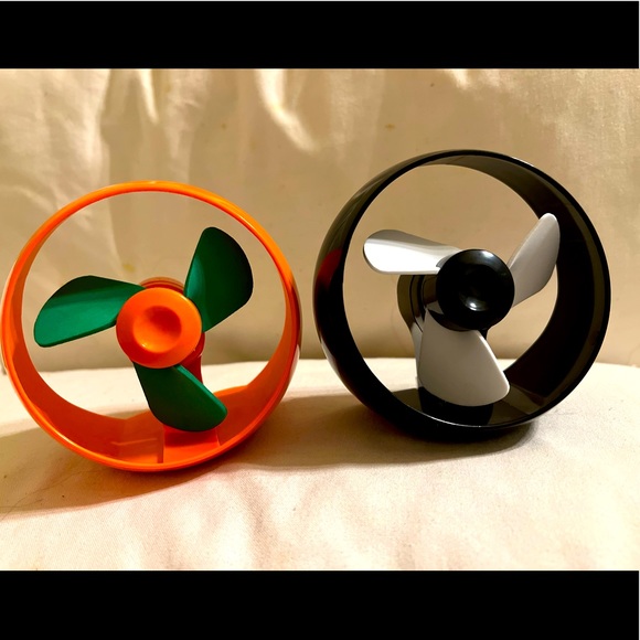 Mini portable fan.4” - Picture 3 of 4